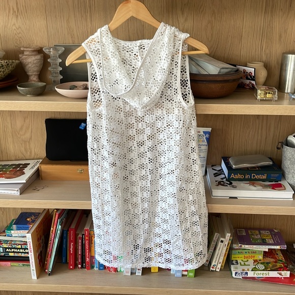 Athena crochet beach coverup white size small with hood y2k - Picture 2 of 5